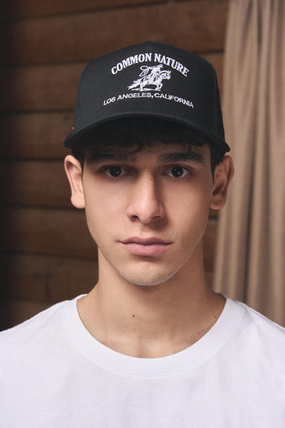 Man wearing the Rider's Hat in black
